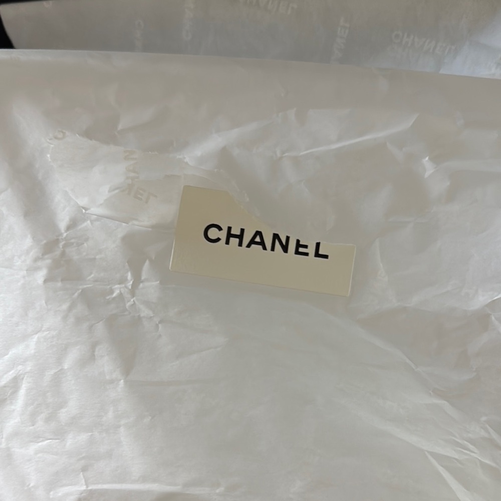 Large CHANEL Black Box with White Camellia Accent - Picture 5 of 15